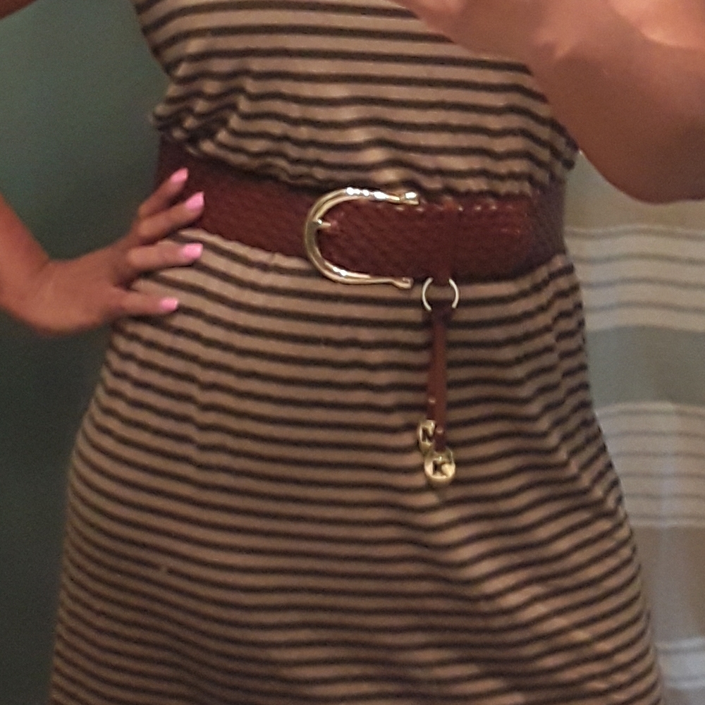 Dress - Picture 9 of 10
